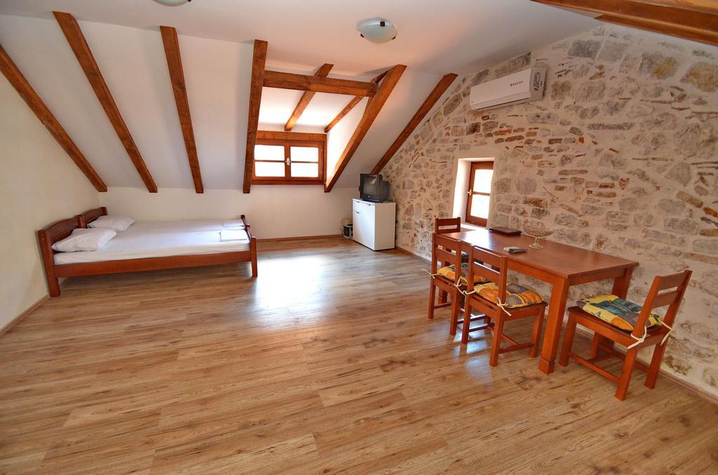 Apartments Historic Stone House โกตอร์ ห้อง รูปภาพ