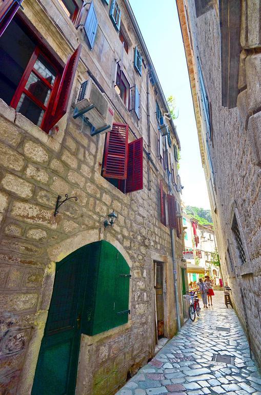 Apartments Historic Stone House โกตอร์ ห้อง รูปภาพ
